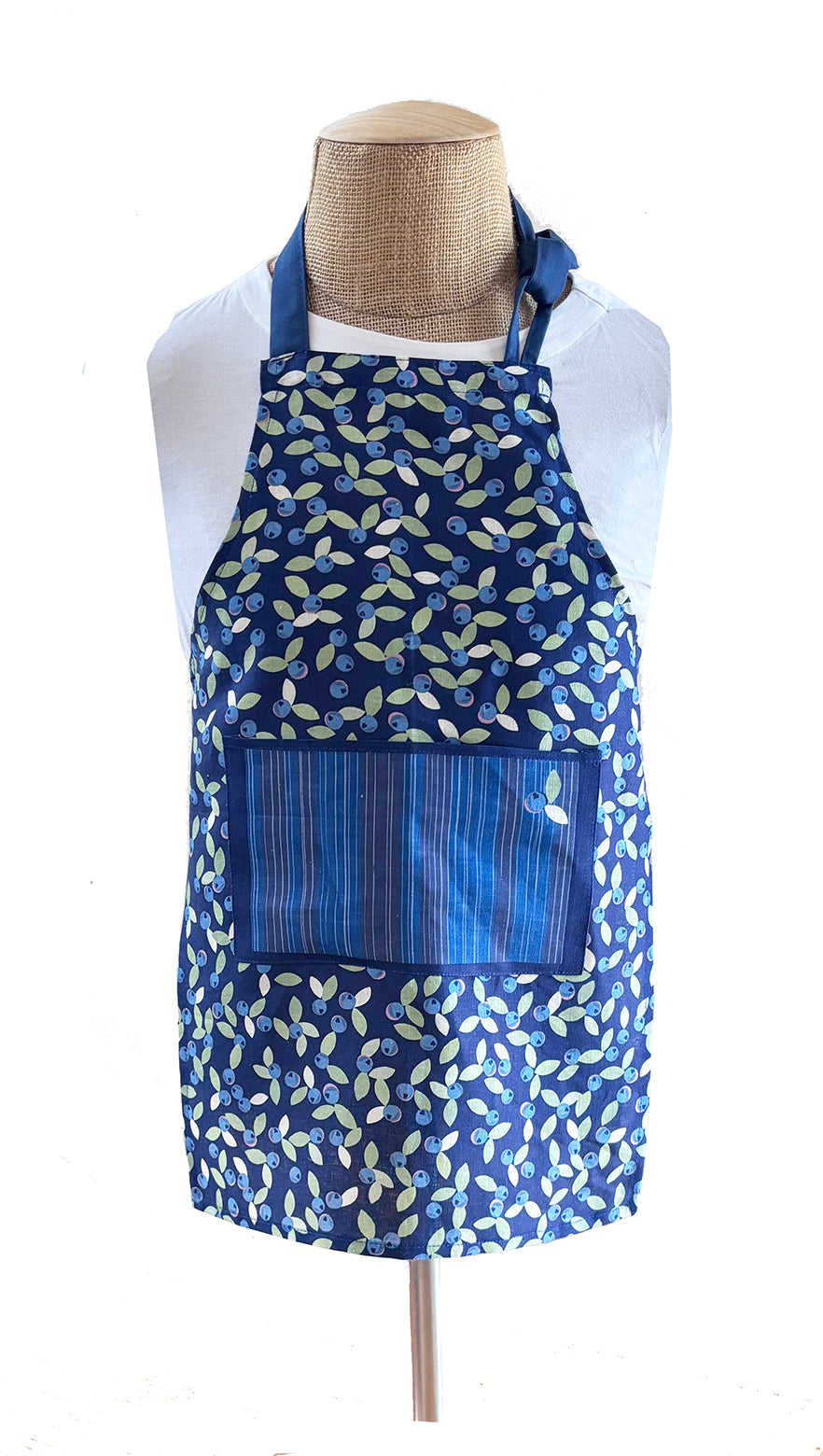 Be Wild sweet blueberry pattern 100% linen aprons in two sizes. Available in adult and child.