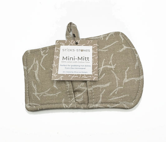 Driftwood fingertip mini-mitt in 100% linen. Grab hot dishes or hot lids with no worry.