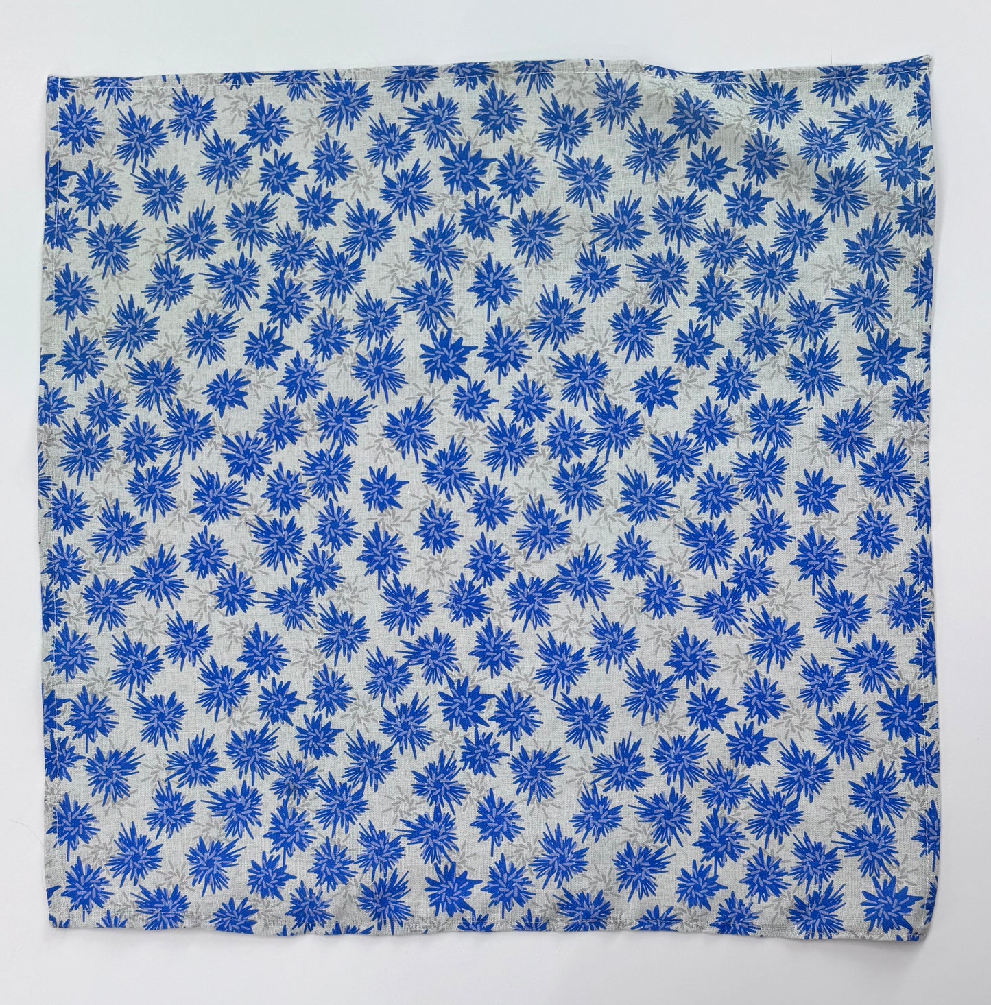 Rukki Fields 100% linen cheerful cornflower napkins set a perfect summer tabletop. Set of 2.