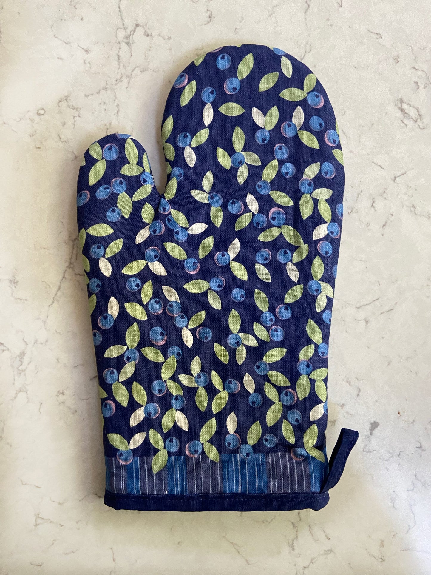 Brighten up any kitchen with a wild blueberry linen oven mitt! Perfect hostess housewarming gift | Mother’s Day | A unique and useful gift