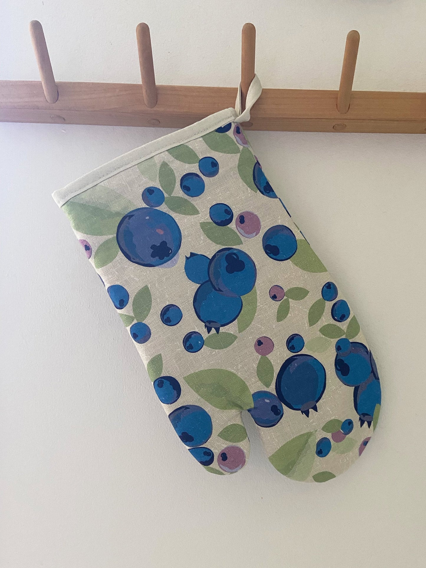 A Scandi-style big bold blueberry linen oven mitt will brighten up any kitchen! Perfect hostess housewarming gift. A unique and useful gift