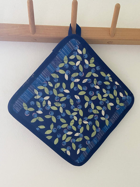 Brighten up any kitchen with a field of wild blueberries linen pot holder! Perfect hostess housewarming gift. A unique and useful gift