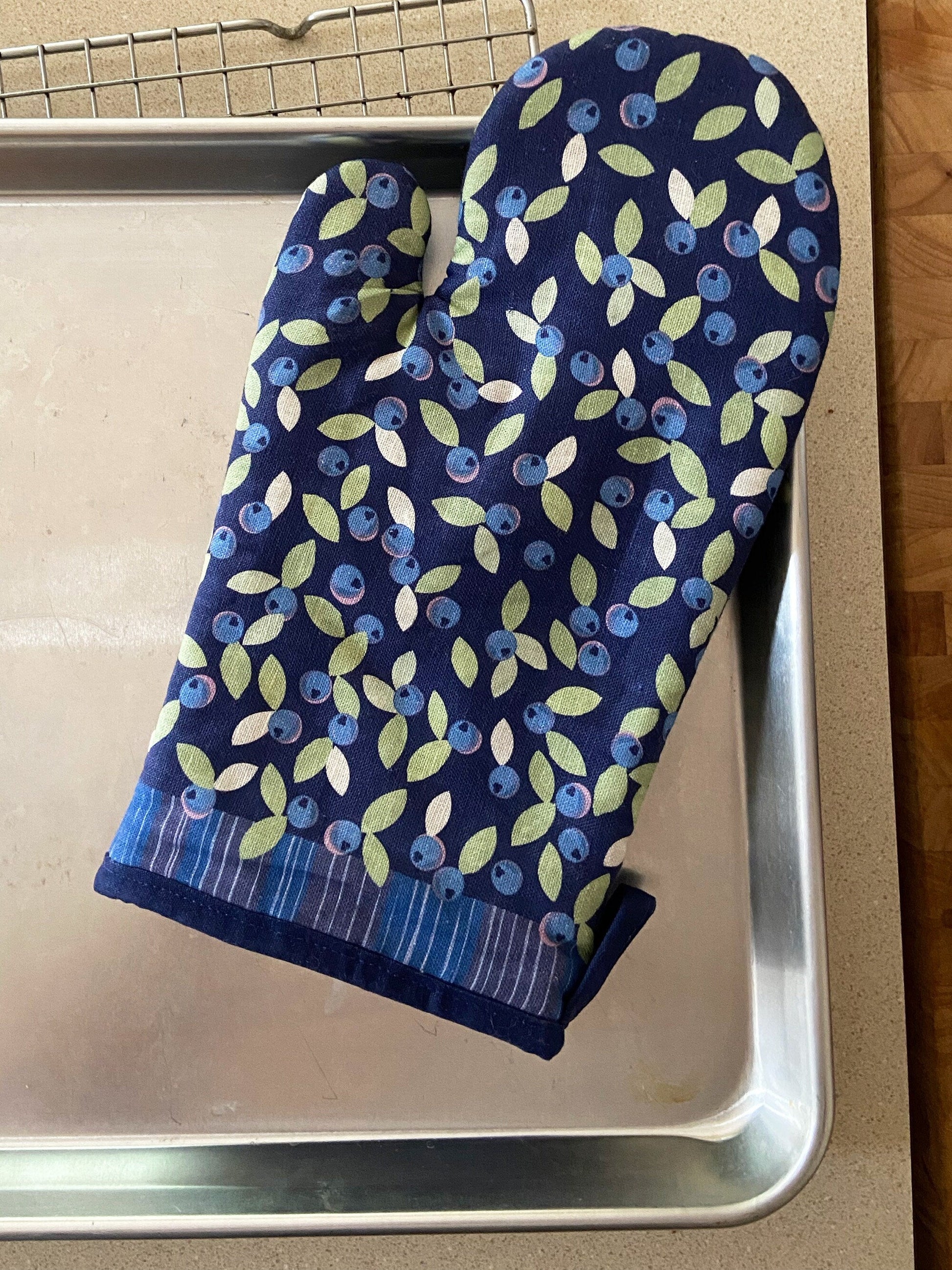 Brighten up any kitchen with a wild blueberry linen oven mitt! Perfect hostess housewarming gift | Mother’s Day | A unique and useful gift